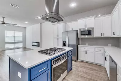 2633 La Altura Lane, Dallas, TX 75212 - Photo 2