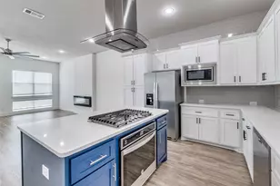 2633 La Altura Ln, Dallas, TX 75212 - Photo 2