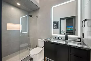 725 S Railroad St, Lewisville, TX 75057 - Photo 6