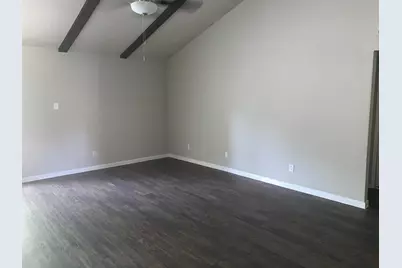406 E Springdale Lane, Grand Prairie, TX 75052 - Photo 2