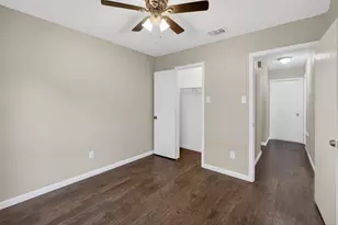 2219 Foxcroft Ln, Arlington, TX 76014 - Photo 14