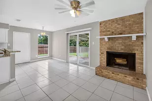 2219 Foxcroft Ln, Arlington, TX 76014 - Photo 6