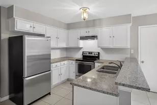 2219 Foxcroft Ln, Arlington, TX 76014 - Photo 12