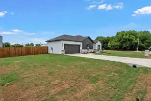 430 S Church St, Hillsboro, TX 76645 - Photo 2
