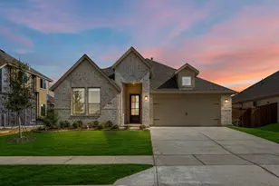 821 Blue Fescue Rd, Fort Worth, TX 76247 - Photo 2