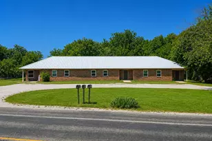 412 W Franklin St, Alvord, TX 76225 - Photo 4