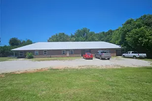 412 W Franklin St, Alvord, TX 76225 - Photo 2
