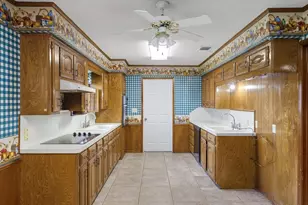 599 S Oak St, Van, TX 75790 - Photo 24