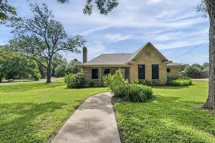 417 N Hamburg St, Bremond, TX 76629 - Photo 2