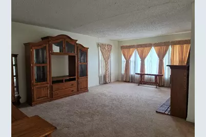 215 Woodard Avenue, Cleburne, TX 76033 - Photo 4