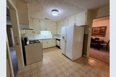 215 Woodard Avenue, Cleburne, TX 76033 - Photo 10