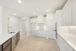 812 Condor St, Joshua, TX 76058 - Photo 10