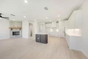 812 Condor St, Joshua, TX 76058 - Photo 12