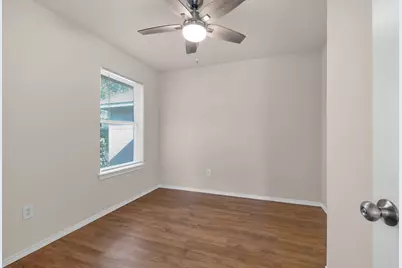1205 E Powell Avenue, Fort Worth, TX 76104 - Photo 16
