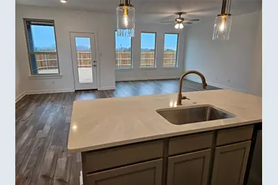 425 Daybreak Drive, Waxahachie, TX 75167 - Photo 6