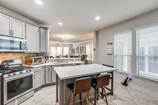 2328 Throckmorton St, Dallas, TX 75219 - Photo 10