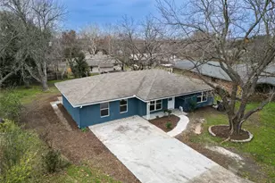 745 Holiday Dr, Sherman, TX 75090 - Photo 2