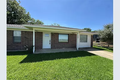 909 N 6th Street, Sanger, TX 76266 - Photo 4