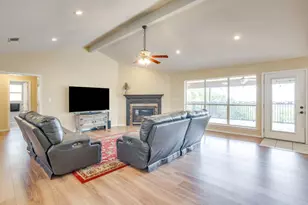 804 NE 9th St, Mineral Wells, TX 76067 - Photo 6
