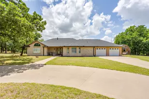 804 NE 9th St, Mineral Wells, TX 76067 - Photo 1