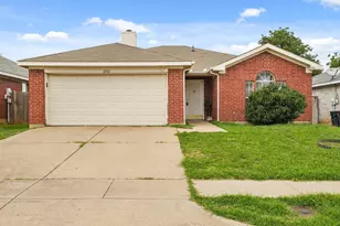2312 Corral Dr, Fort Worth, TX 76133 - Photo 2