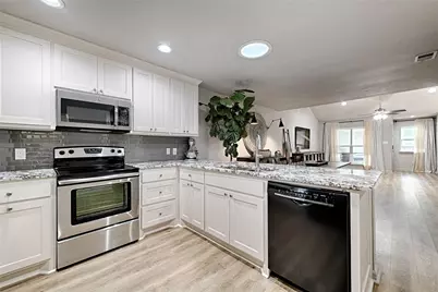 2926 Kathleen Lane, Euless, TX 76039 - Photo 8
