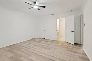 1004 Bridges Dr, Arlington, TX 76012 - Photo 18