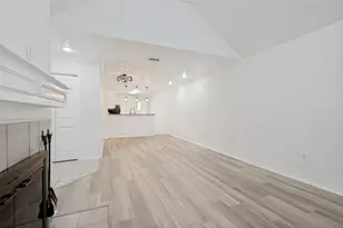 1004 Bridges Dr, Arlington, TX 76012 - Photo 6