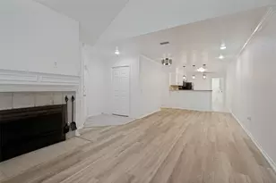 1004 Bridges Dr, Arlington, TX 76012 - Photo 10