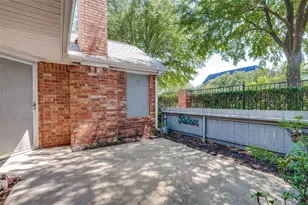 1004 Bridges Dr, Arlington, TX 76012 - Photo 6