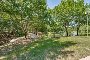 1004 Bridges Dr, Arlington, TX 76012 - Photo 8
