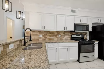 1004 Bridges Drive, Arlington, TX 76012 - Photo 14