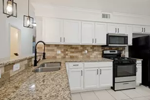 1004 Bridges Dr, Arlington, TX 76012 - Photo 14