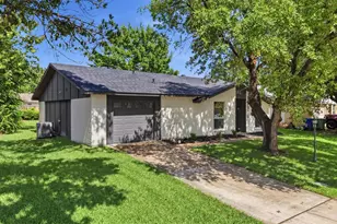 2916 Rayswood Dr, Carrollton, TX 75007 - Photo 4