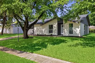 2916 Rayswood Dr, Carrollton, TX 75007 - Photo 2