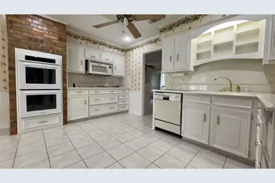 402 Sequoia Drive, Garland, TX 75041 - Photo 4