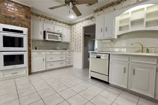 402 Sequoia Dr, Garland, TX 75041 - Photo 4