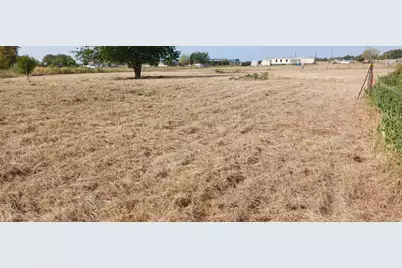 7739 NW County Road 1200, Barry, TX 75102 - Photo 2