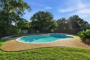 8516 Crestview Dr, North Richland Hills, TX 76182 - Photo 1