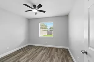 8516 Crestview Dr, North Richland Hills, TX 76182 - Photo 10
