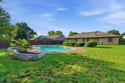 8516 Crestview Drive, North Richland Hills, TX 76182 - Photo 18