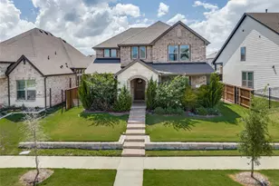 909 Almond Blossom Cir, Crowley, TX 76036 - Photo 2