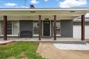 2300 Country Club Dr, Canton, TX 75103 - Photo 4