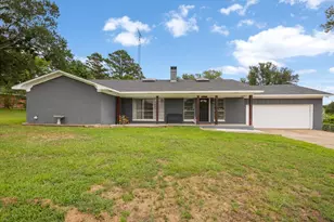 2300 Country Club Dr, Canton, TX 75103 - Photo 2