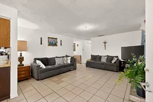 1317 Belinda Ct, Garland, TX 75040 - Photo 6