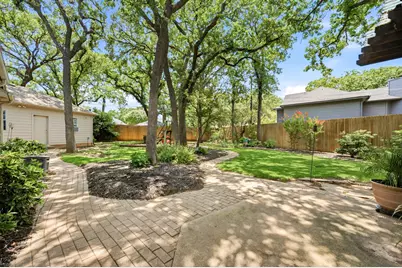 3906 Brookfield Drive, Arlington, TX 76001 - Photo 32