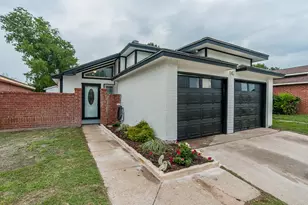 4707 Poppy Dr E, Fort Worth, TX 76137 - Photo 2