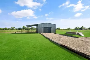 1019 Vaughan Ln, Tioga, TX 76271 - Photo 6