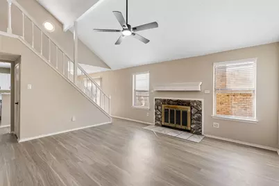 2706 Bridge Lake Drive, Irving, TX 75060 - Photo 2