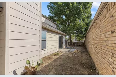 2706 Bridge Lake Drive, Irving, TX 75060 - Photo 24